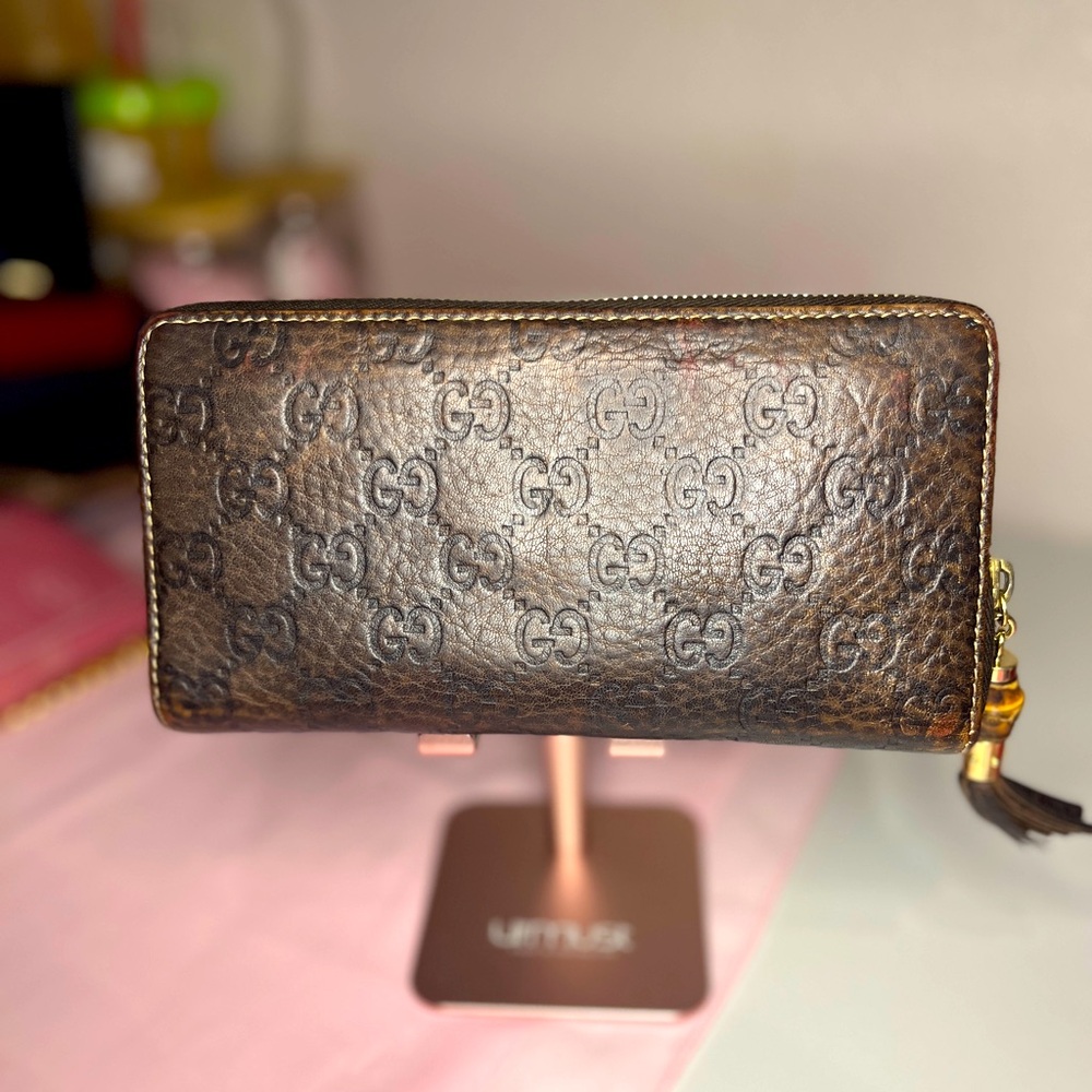 Gucci Vintage Zippy Wallet
